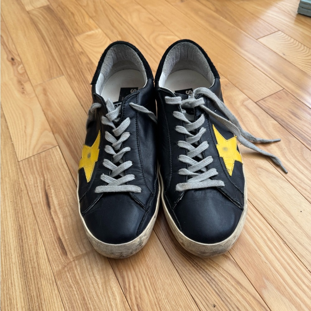 Golden Goose Superstar Women’s size 41 EU Black Leather Yellow Star Shoes